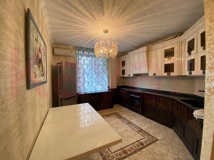4-комн квартира Дзержинского ул.