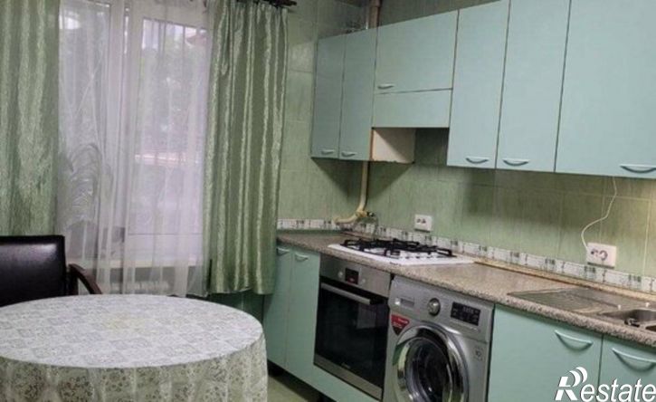 3-комн квартира проспект Чекистов, 8,  д. 8