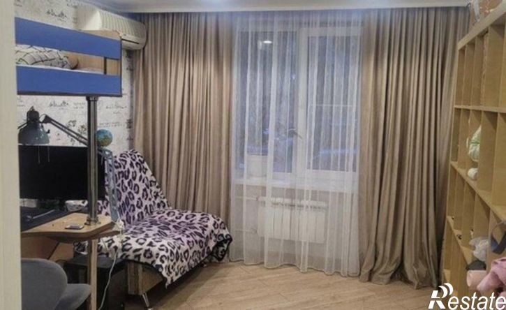 3-комн квартира проспект Чекистов, 8,  д. 8