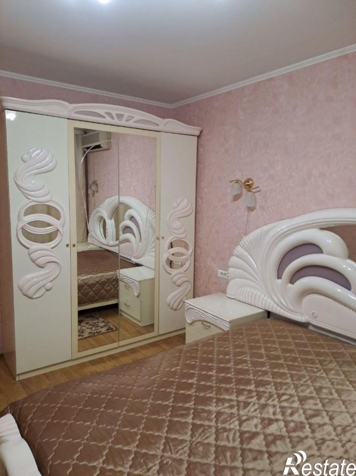 2-комн квартира Ставропольская улица, 183/1,  д. 183/1