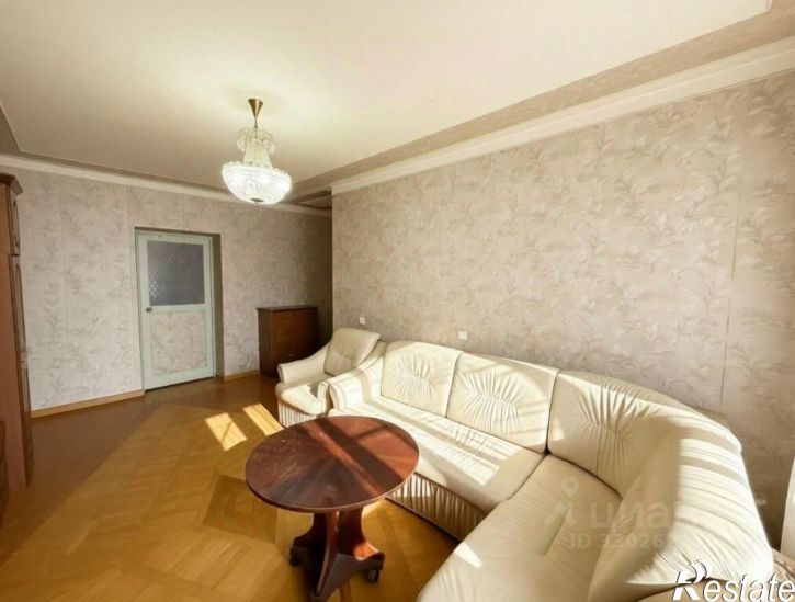 3-комн квартира улица Яна Полуяна, 60,  д. 60