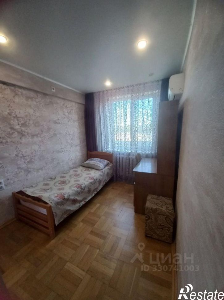 Комната Новгородская улица, 13,  д. 13