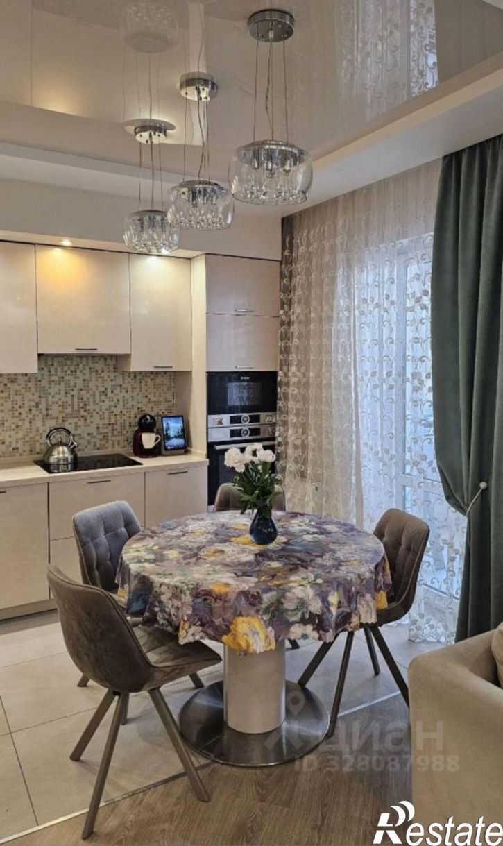 4-комн квартира ул им. 70-летия Октября, 1,  д. 1