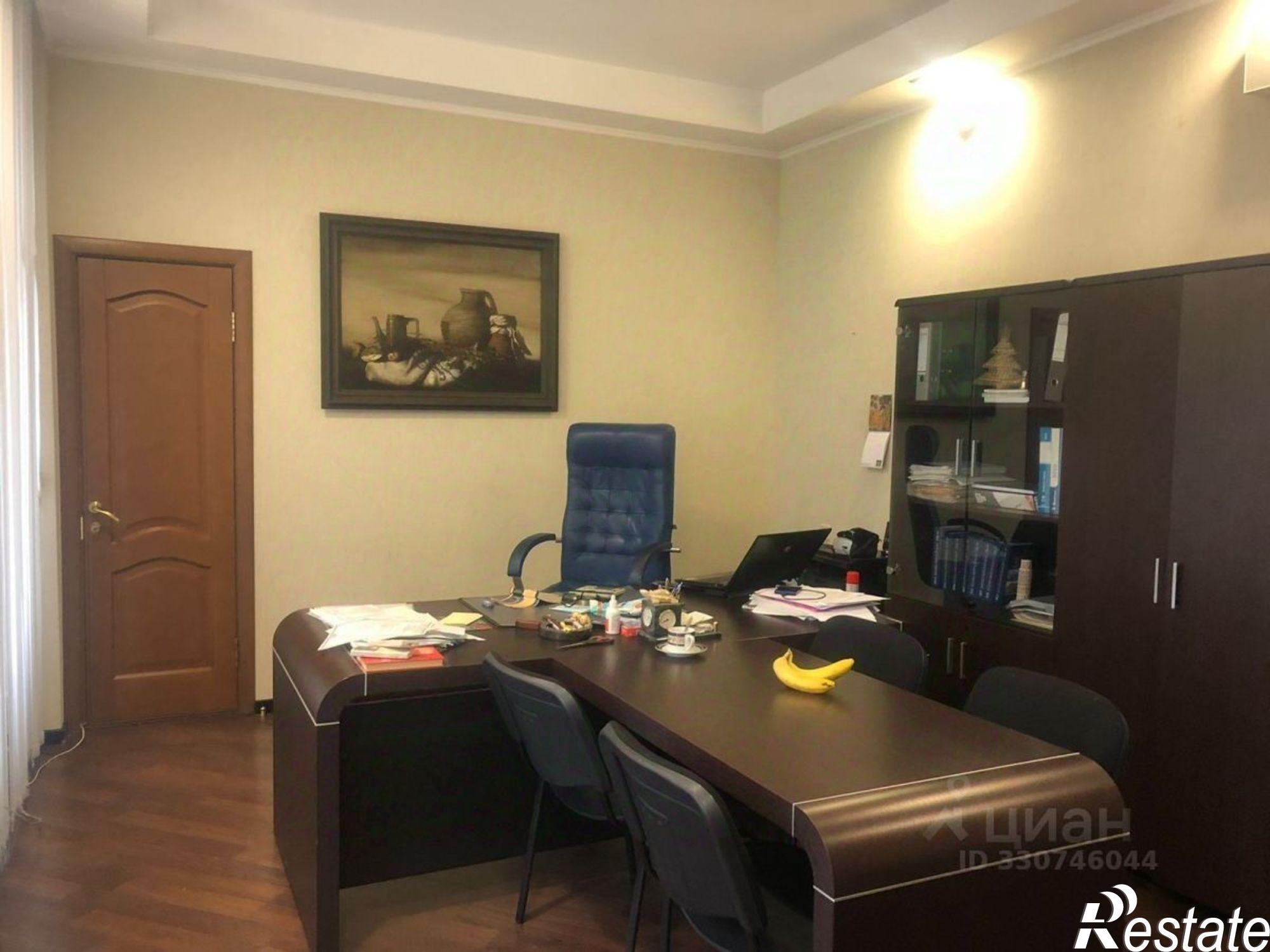 Купить офис, помещение под офис за 11 858 800 рублей на Красная улица
