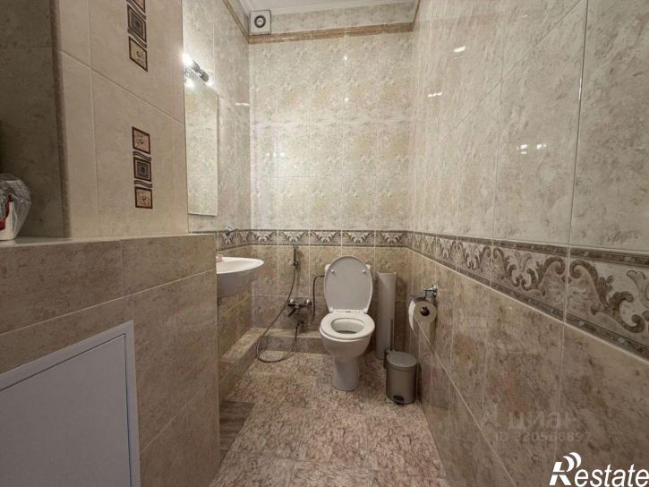 4-комн квартира улица Дзержинского, 10/1,  д. 10/1