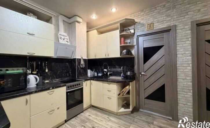 2-комн квартира Заполярная улица, 52,  д. 52