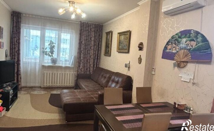 3-комн квартира проспект Чекистов, 42,  д. 42