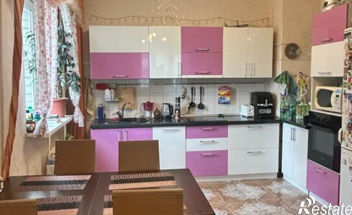 3-комн квартира проспект Чекистов, 42,  д. 42
