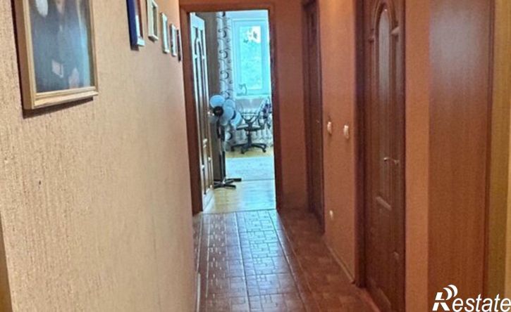 3-комн квартира проспект Чекистов, 42,  д. 42