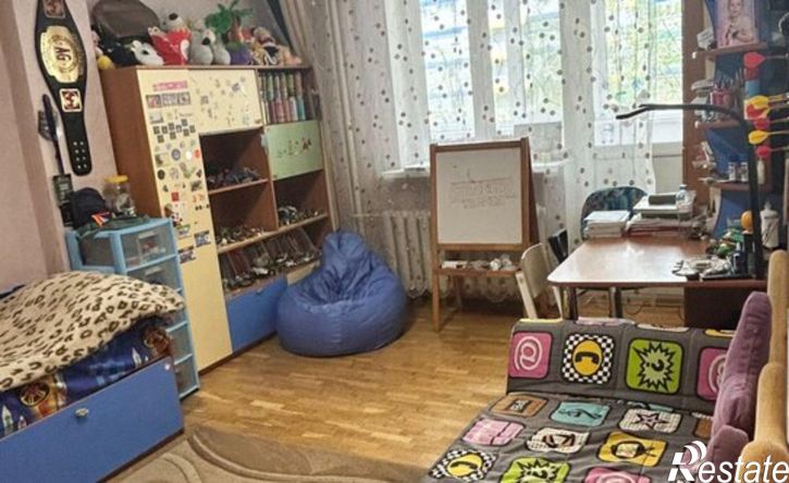 3-комн квартира проспект Чекистов, 42,  д. 42