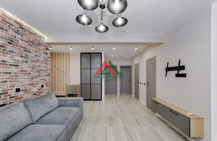 3-комн квартира им. Адмирала Крузенштерна улица, д.6