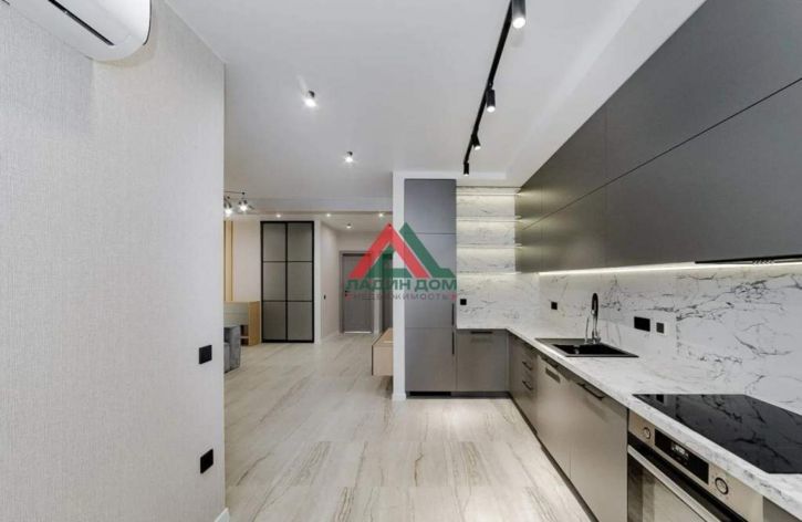 3-комн квартира им. Адмирала Крузенштерна улица, д.6