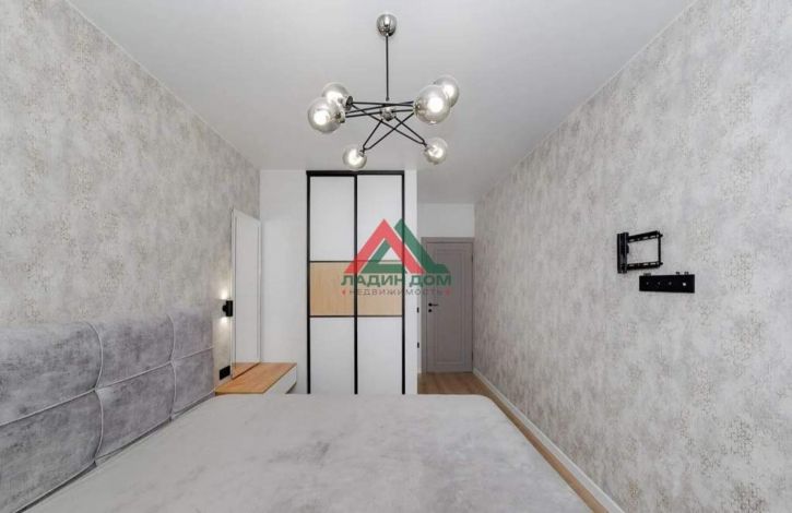 3-комн квартира им. Адмирала Крузенштерна улица, д.6