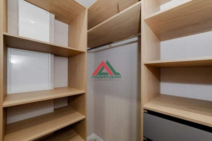 3-комн квартира им. Адмирала Крузенштерна улица, д.6