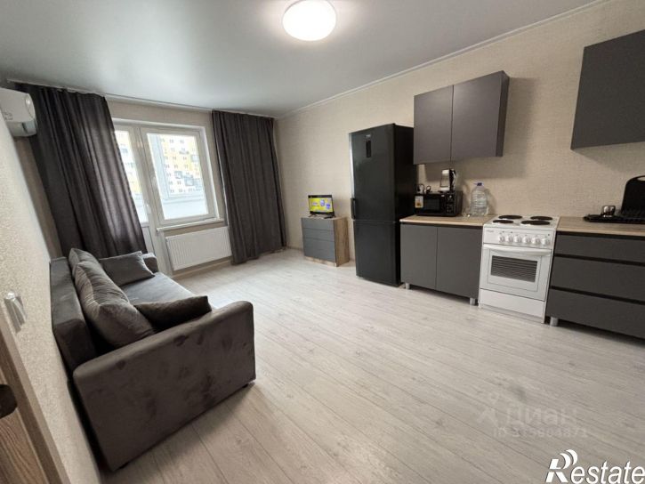 2-комн квартира ул им. генерал-лейтенанта Александра Сапрунова, 37 1,  д. 37 1,  к. 1