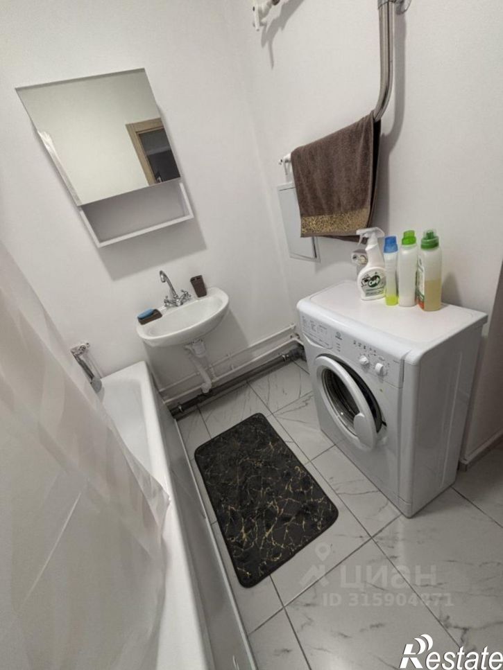 2-комн квартира ул им. генерал-лейтенанта Александра Сапрунова, 37 1,  д. 37 1,  к. 1