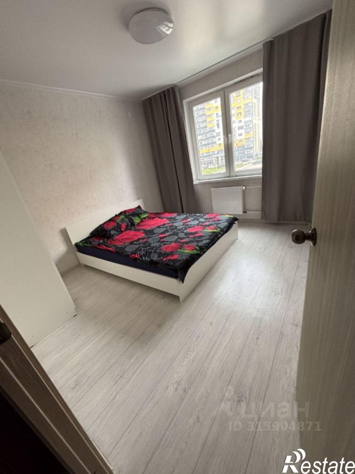 2-комн квартира ул им. генерал-лейтенанта Александра Сапрунова, 37 1,  д. 37 1,  к. 1