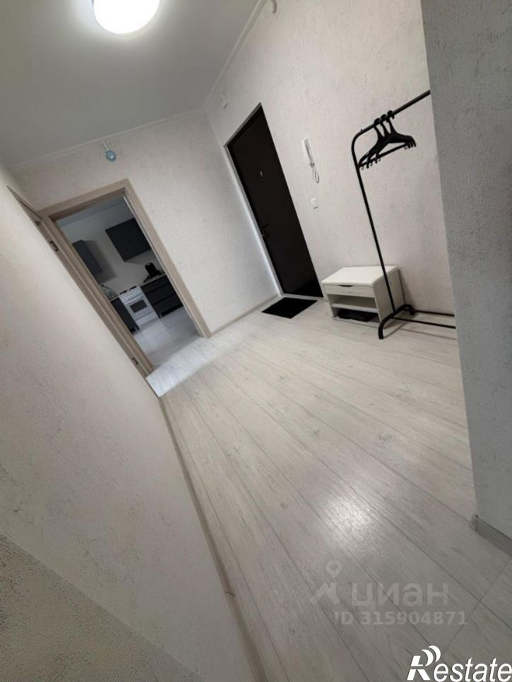 2-комн квартира ул им. генерал-лейтенанта Александра Сапрунова, 37 1,  д. 37 1,  к. 1