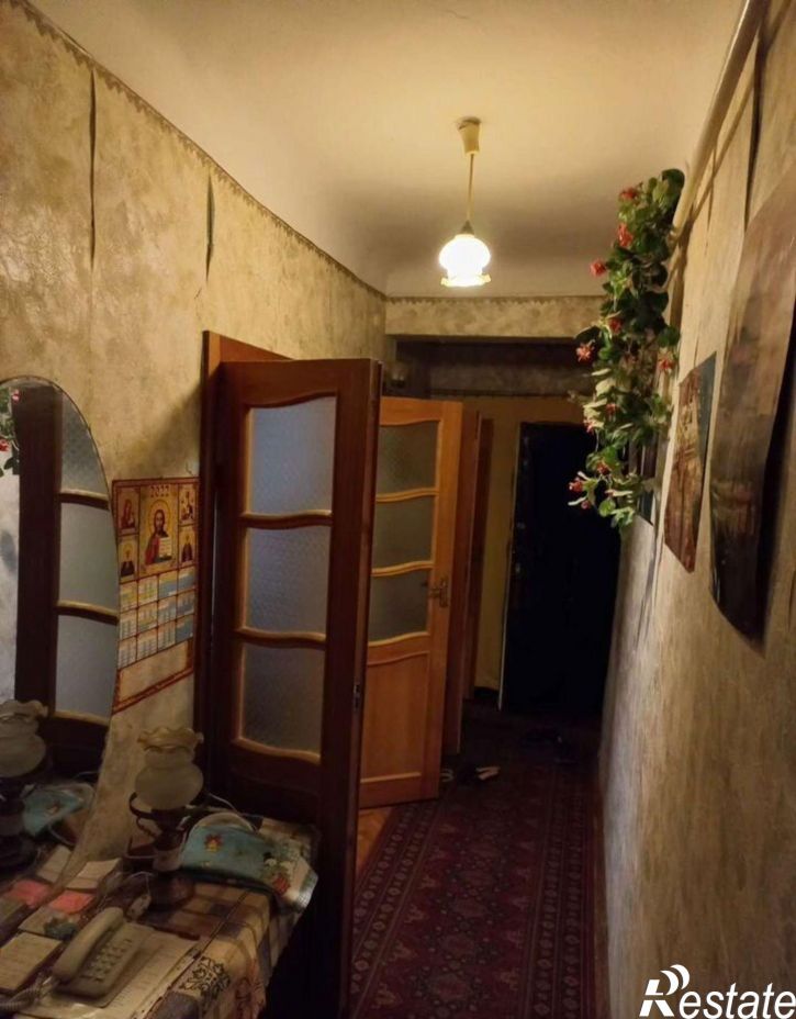 3-комн квартира Индустриальная улица, 42,  д. 42