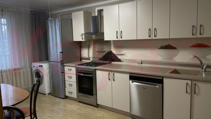 3-комн квартира Красных Партизан ул.