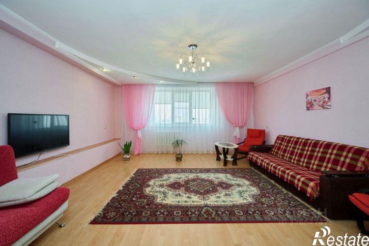 3-комн квартира проспект Чекистов, 42,  д. 42