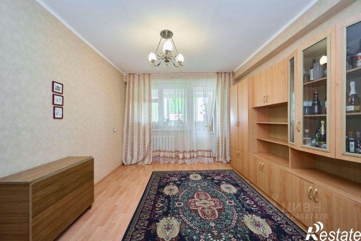 3-комн квартира проспект Чекистов, 42,  д. 42