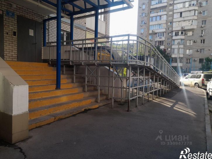 1-комн квартира пр-кт Чекистов, 42,  д. 42