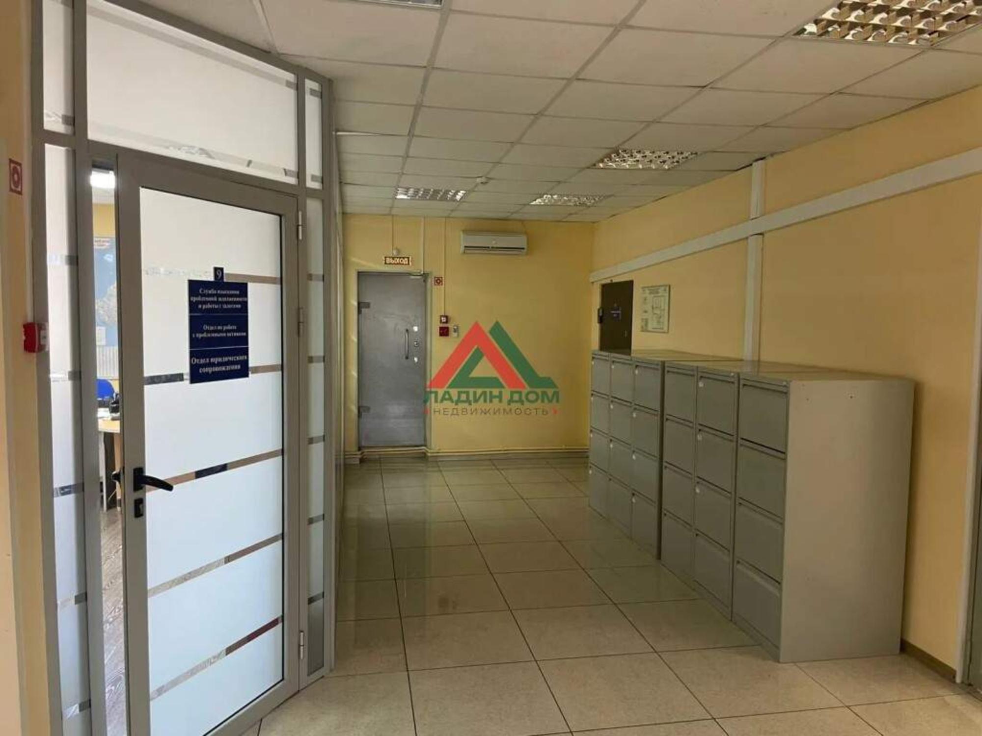 Купить торговое помещение за 73 000 000 рублей на Рашпилевская улица, д.89
