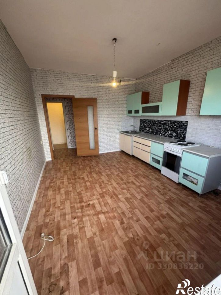 2-комн квартира ул им. Александра Покрышкина, 4/4,  д. 4/4