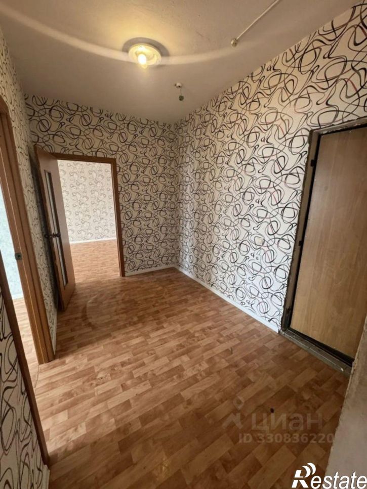 2-комн квартира ул им. Александра Покрышкина, 4/4,  д. 4/4