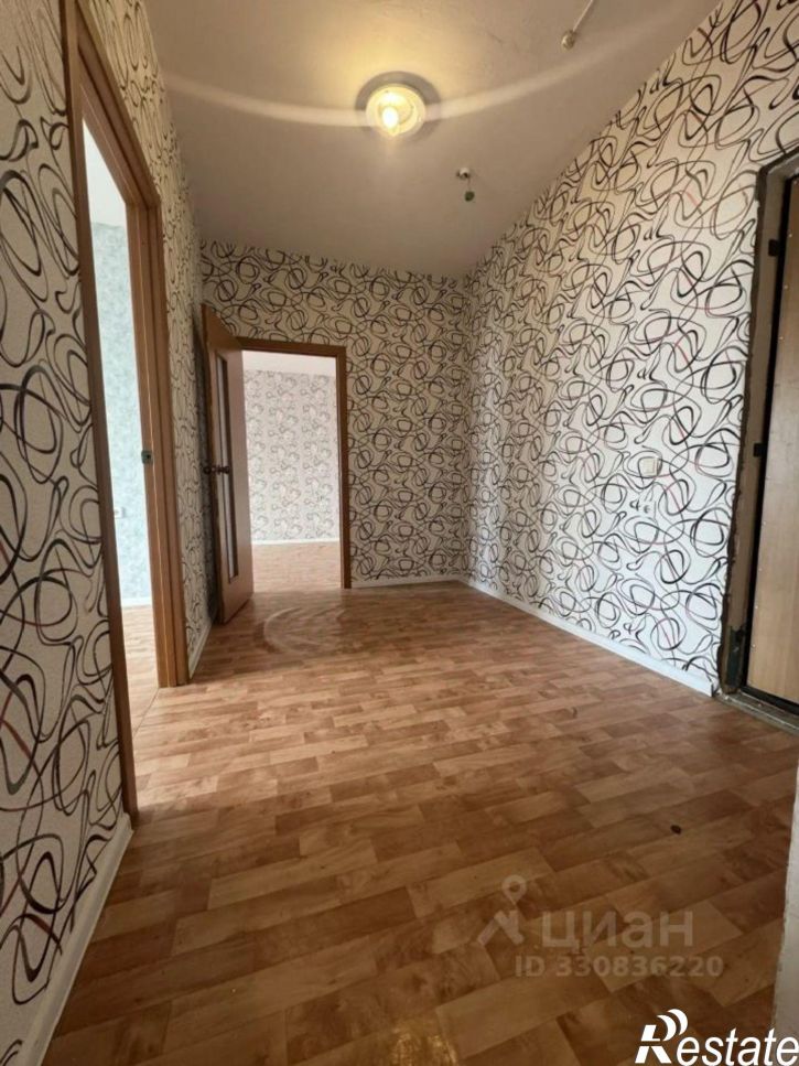 2-комн квартира ул им. Александра Покрышкина, 4/4,  д. 4/4