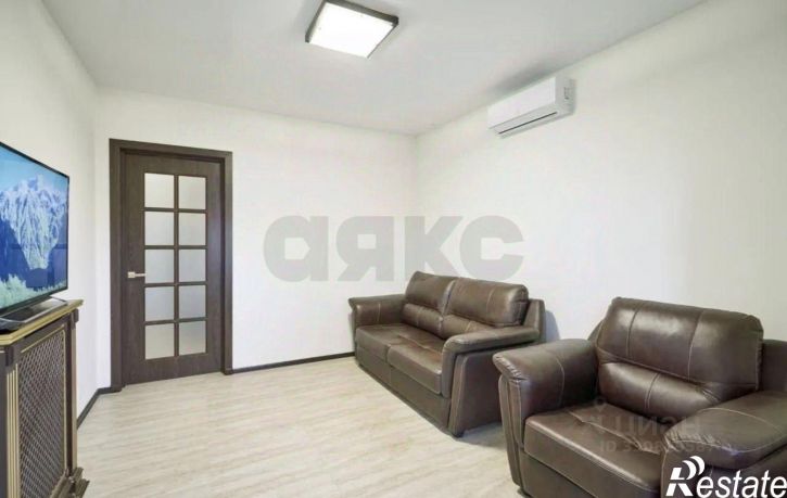 2-комн квартира Гаражная улица, 104,  д. 104