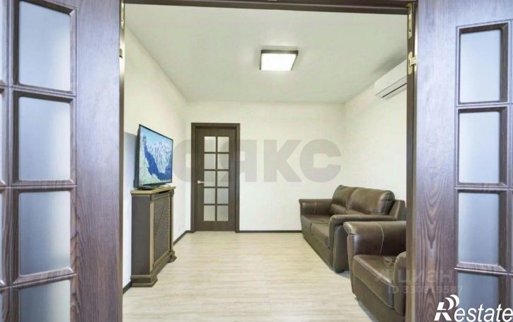2-комн квартира Гаражная улица, 104,  д. 104