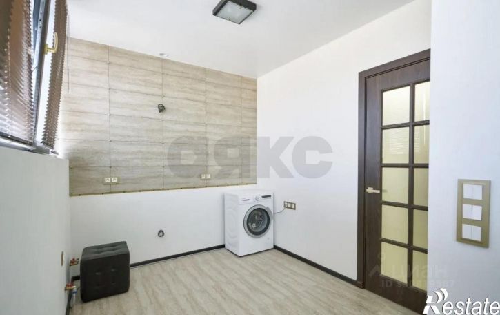 2-комн квартира Гаражная улица, 104,  д. 104