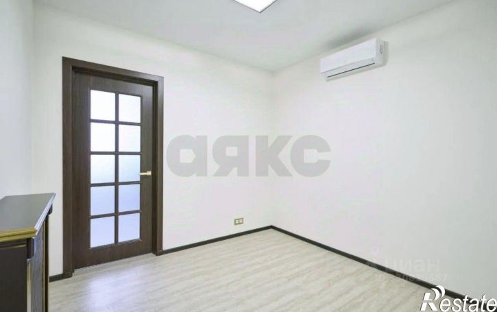 2-комн квартира Гаражная улица, 104,  д. 104