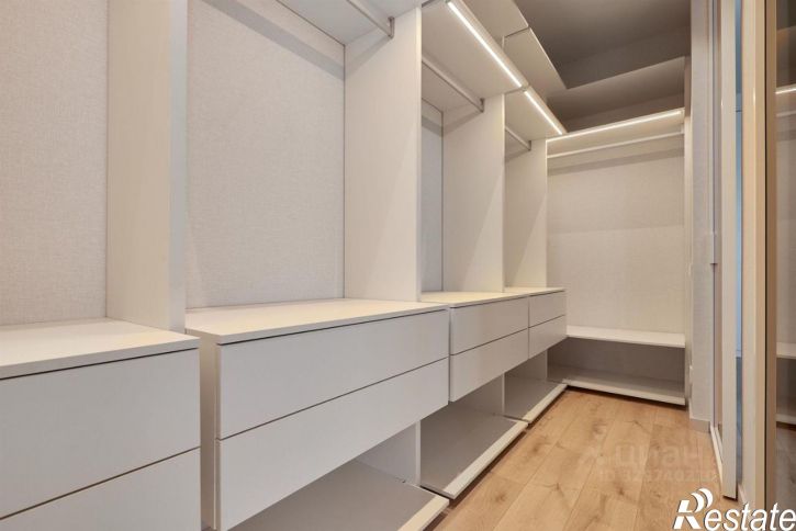 4-комн квартира улица Гаврилова, 27/1,  д. 27/1