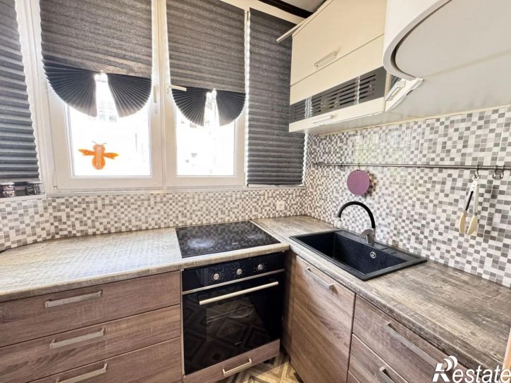 2-комн квартира улица Генерала Петрова, 27,  д. 27