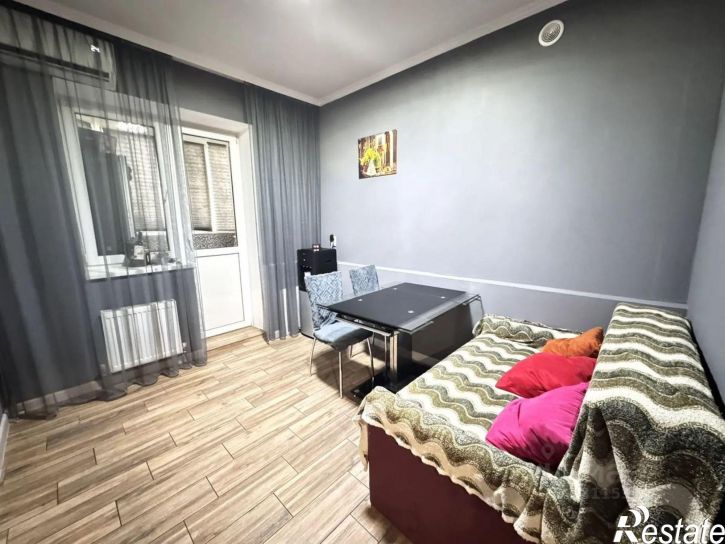 2-комн квартира улица Генерала Петрова, 27,  д. 27