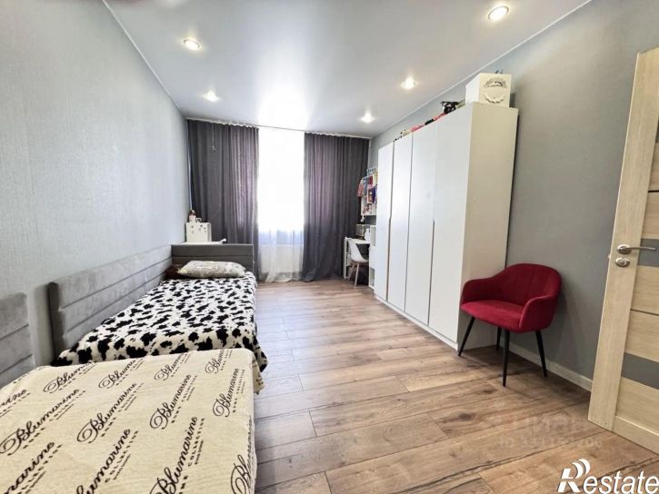 2-комн квартира улица Генерала Петрова, 27,  д. 27