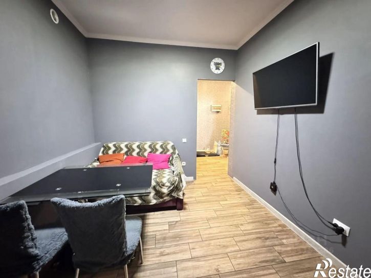 2-комн квартира улица Генерала Петрова, 27,  д. 27