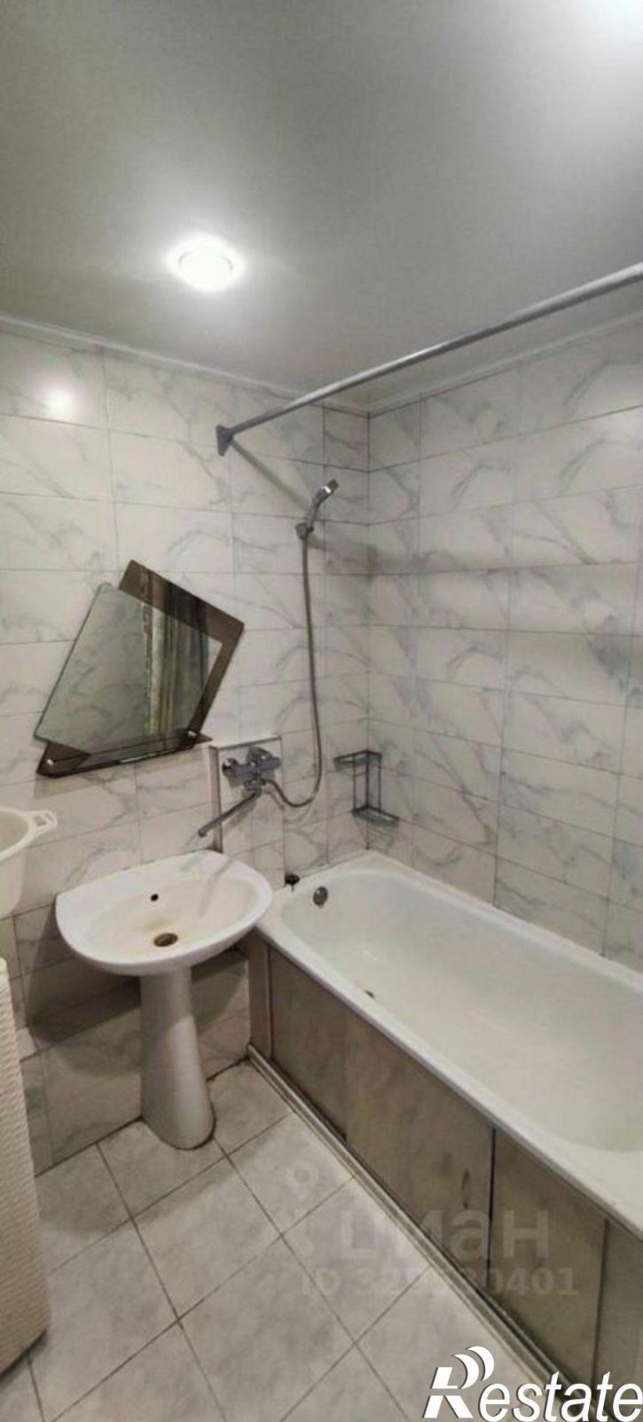 2-комн квартира проспект Чекистов, 38,  д. 38