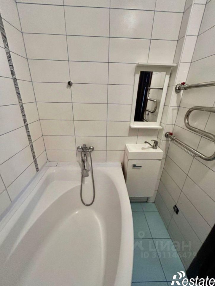 3-комн квартира ул им. 70-летия Октября, 1/1,  д. 1/1
