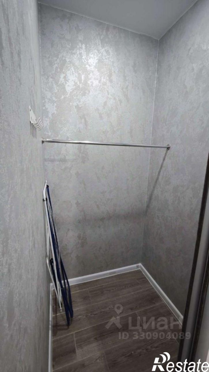 1-комн квартира ул им. Комарова В.М., 21Б,  д. 21Б