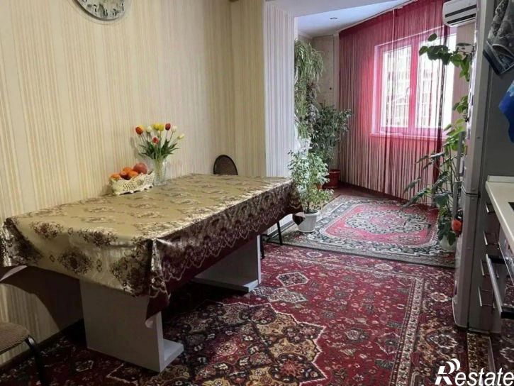 2-комн квартира пр-кт Чекистов, 33/1,  д. 33/1