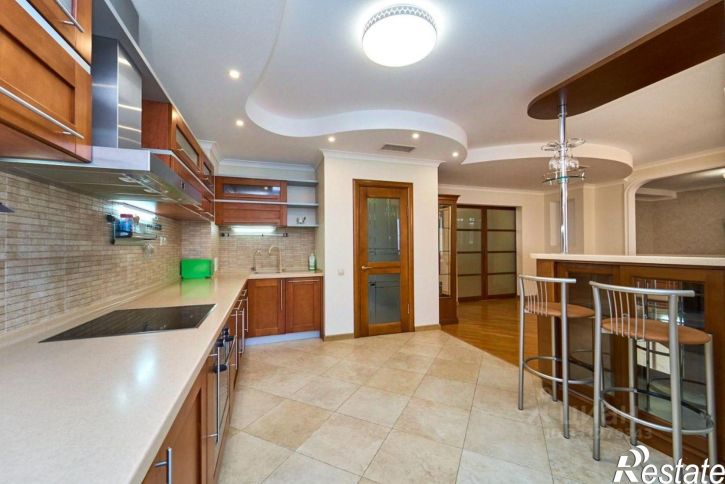 5-комн квартира улица Атарбекова, 5,  д. 5