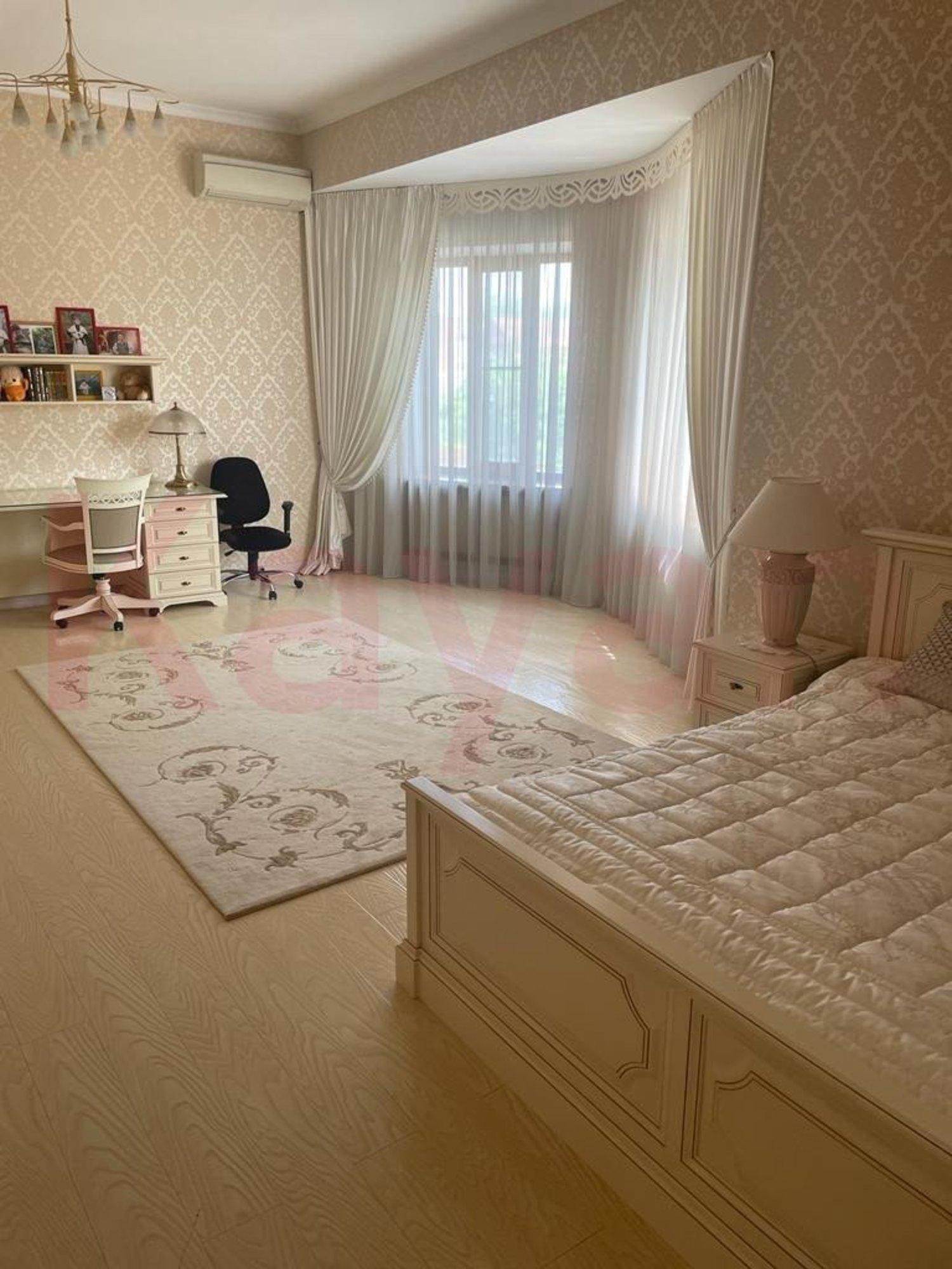Купить дачу, дом, коттедж за 110 000 000 рублей на Гоголя ул.