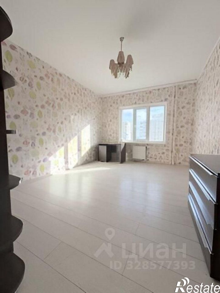 3-комн квартира ул им. Александра Покрышкина, 4/4,  д. 4/4