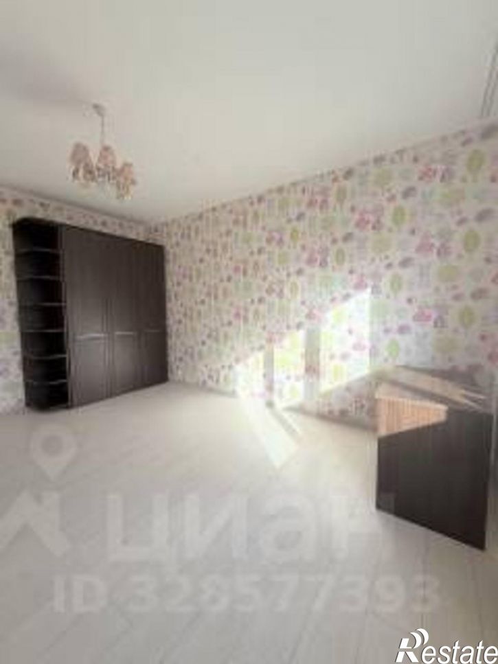 3-комн квартира ул им. Александра Покрышкина, 4/4,  д. 4/4