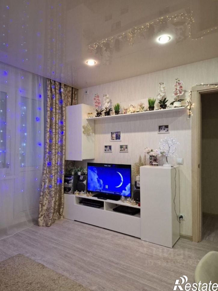 2-комн квартира пр-кт им. писателя Знаменского, 29/1,  д. 29/1