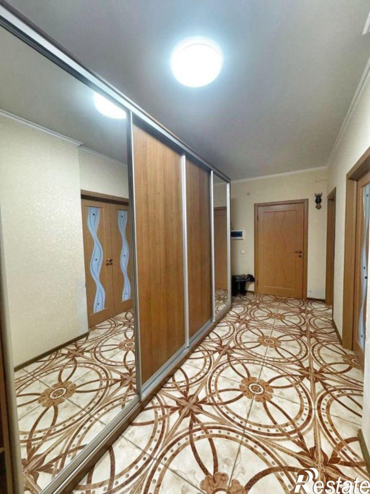 3-комн квартира улица Автолюбителей, 52/5,  д. 52/5